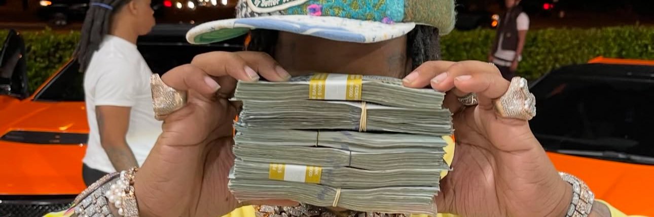 P M💰NEY's banner