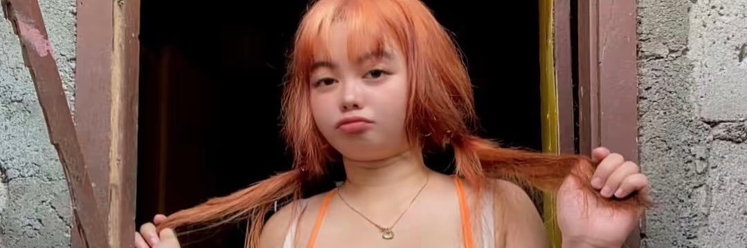 Ms Eva Tasanee's banner
