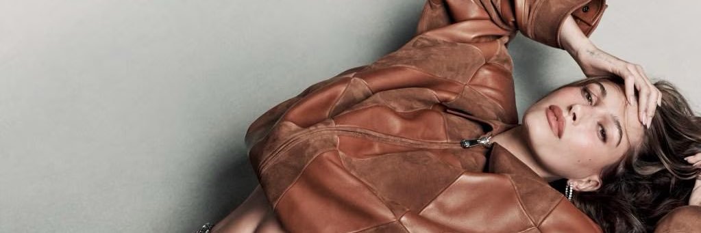 Hailey Bieber Outfits's banner