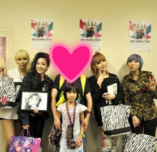 2NE1isBack's banner