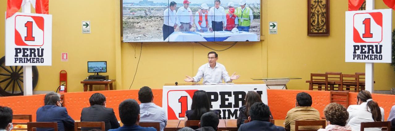 Martín Vizcarra's banner