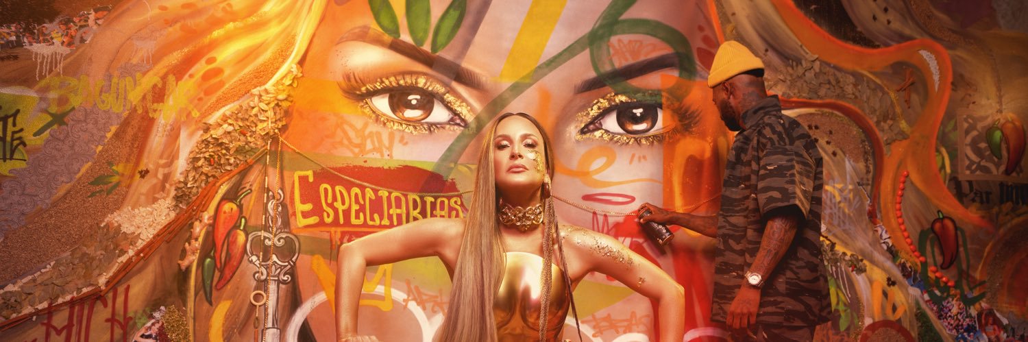 Claudia Leitte's banner