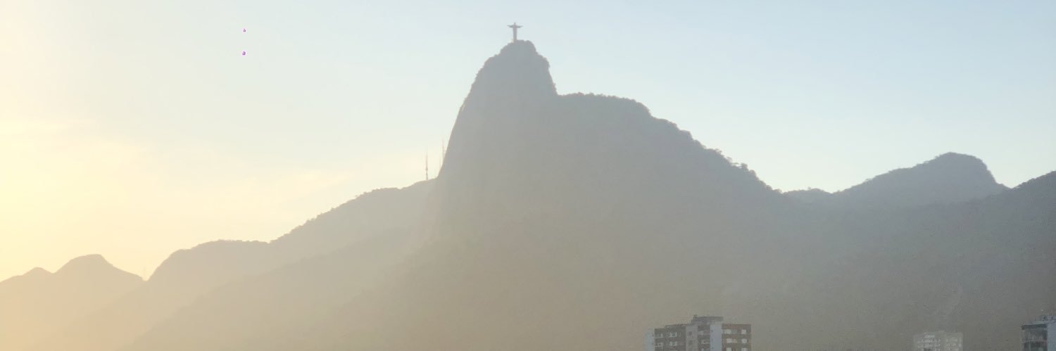Laís Gomes's banner