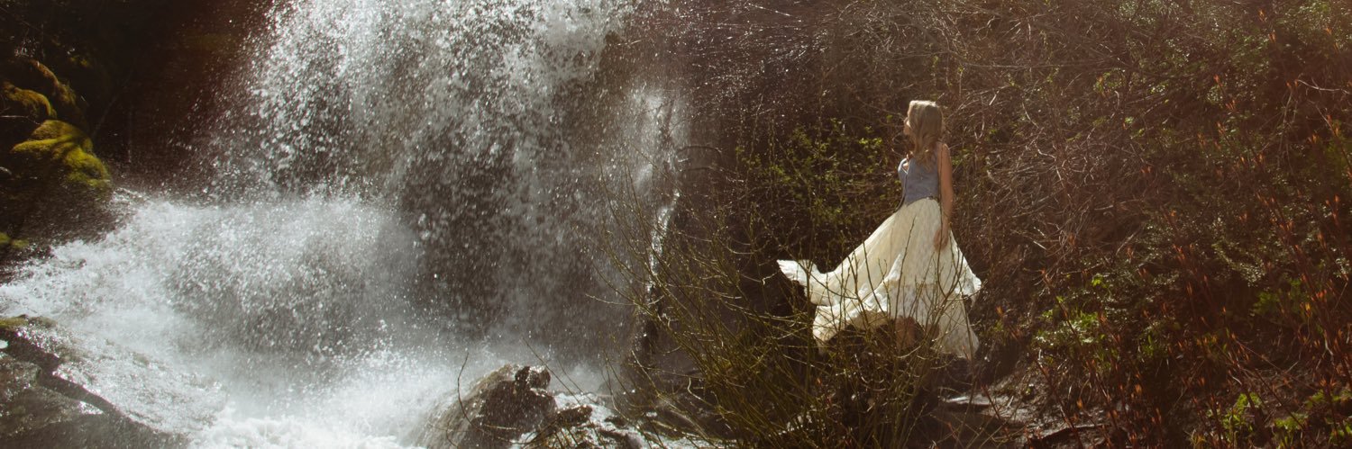 𝓗𝓸𝓷𝓮𝔂 𝓑's banner