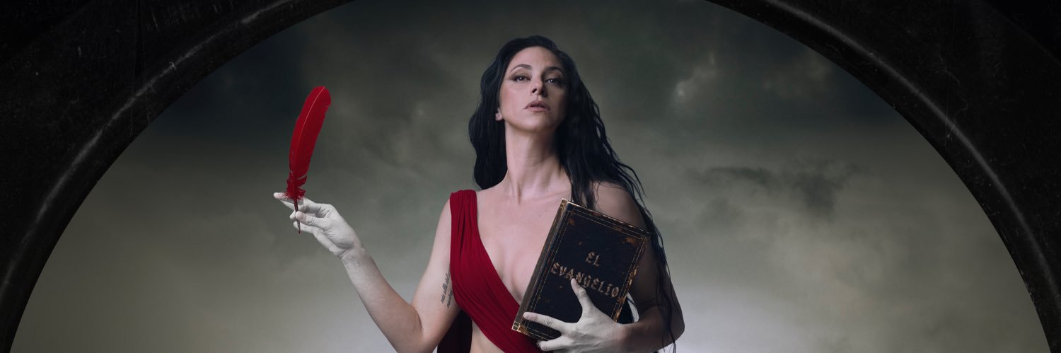María Peláe's banner