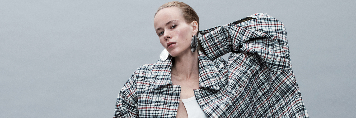 ELLE Japan's banner