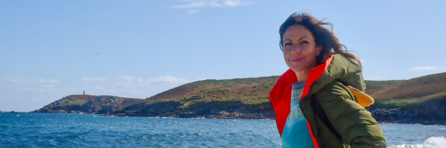 Julia Bradbury I HAVEN'T BOUGHT BLUE TICK💙's banner
