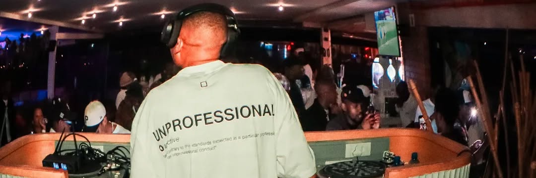 Tee Illa's banner