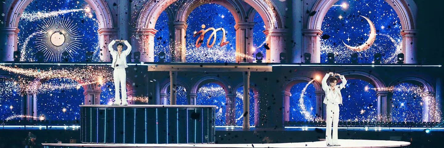 LOVE THE MOMENT 🦕's banner