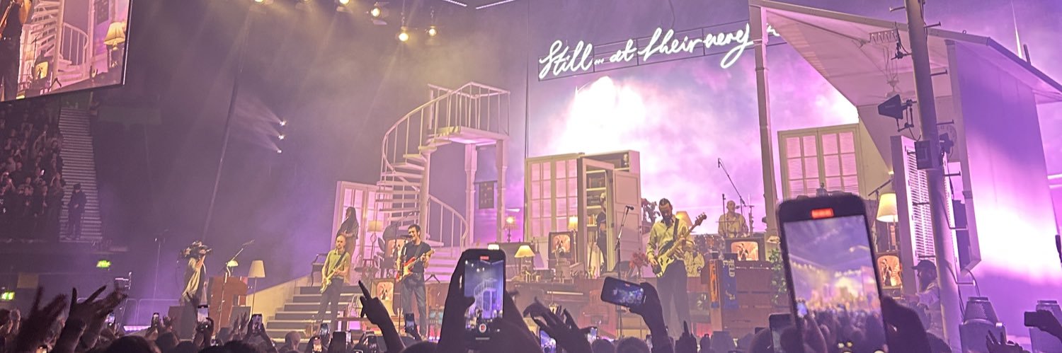 helly's banner