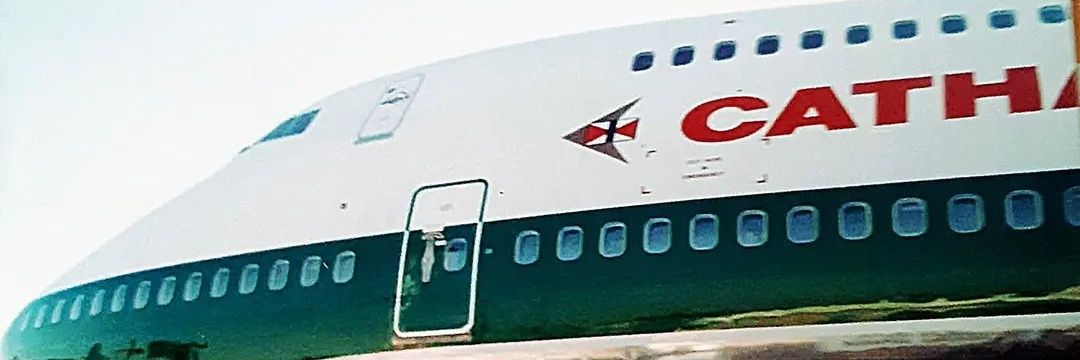 Boeing 747's banner