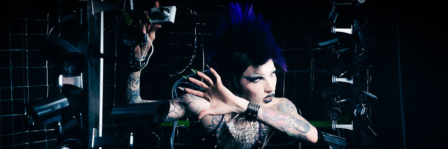 6arelyhuman's banner