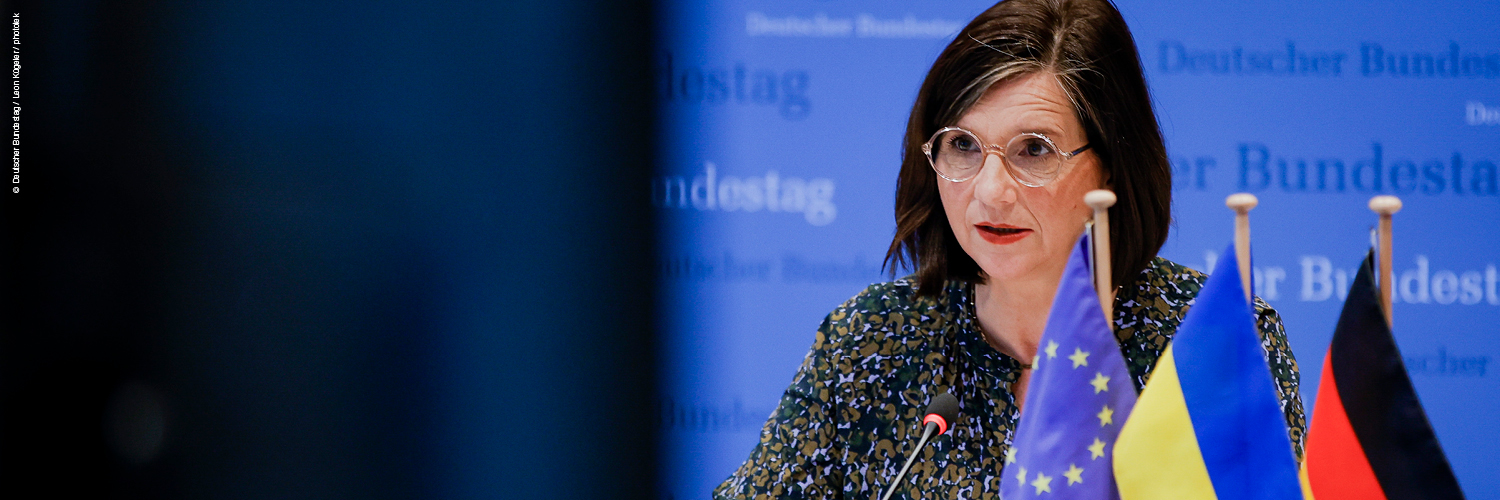 Katrin Göring-Eckardt's banner