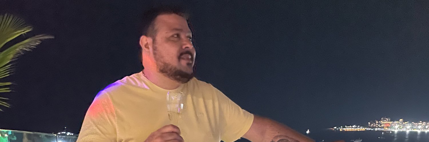 Alex Bagé's banner