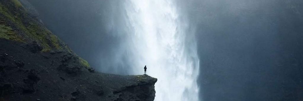 Le Contemplateur's banner