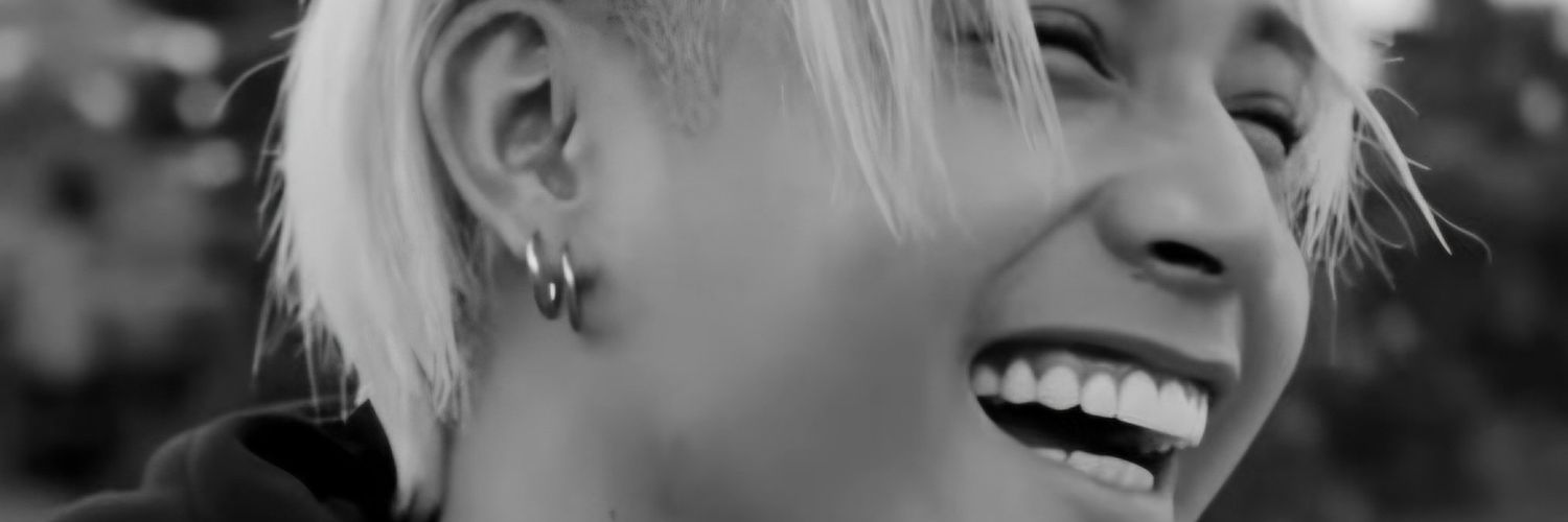 ༺ʟօʊ༻🍭☀️𝄟⃝🐥's banner