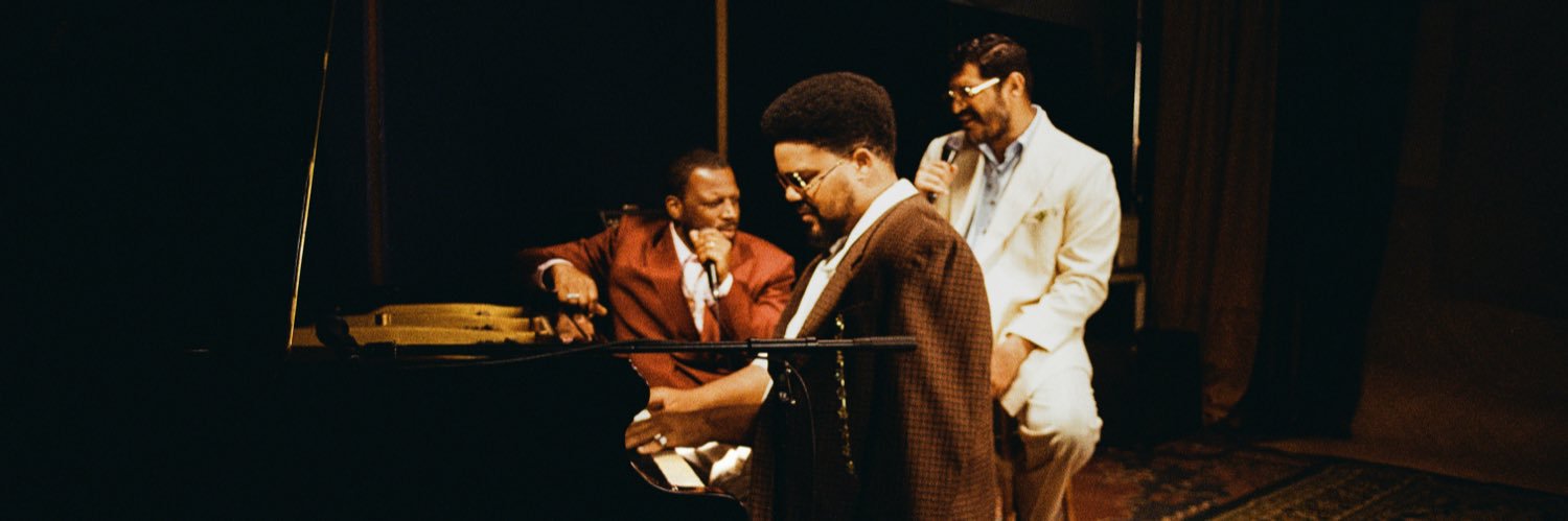 CRIOLO's banner