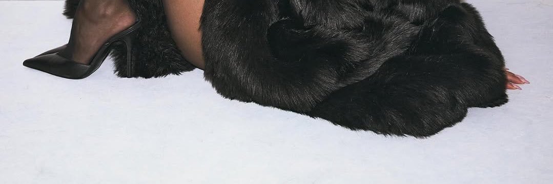 Kylie Jenner Source's banner