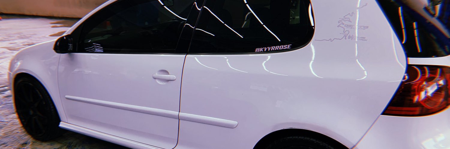 Quenrose 🥀's banner
