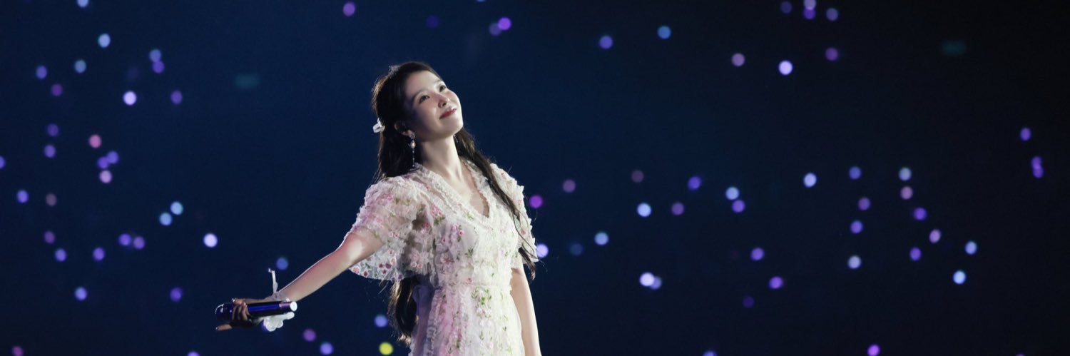 초 🍀's banner