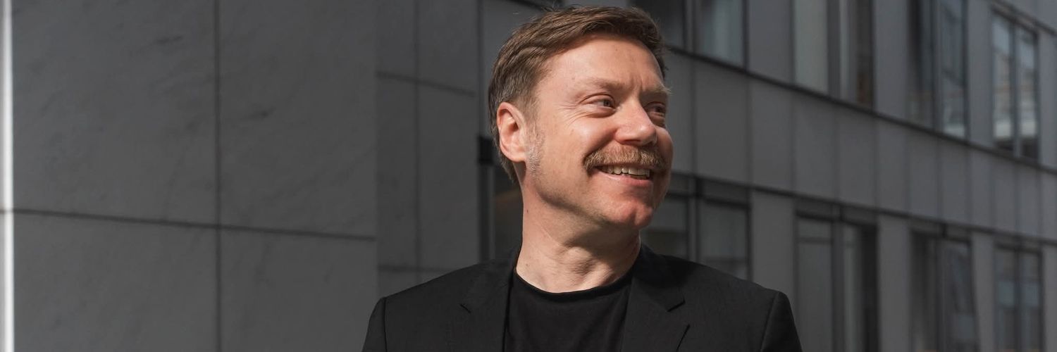 Martin Schirdewan's banner