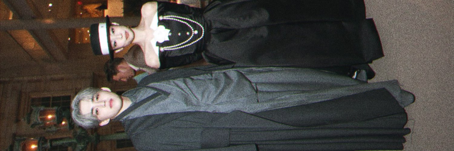 ⍫ V8's banner