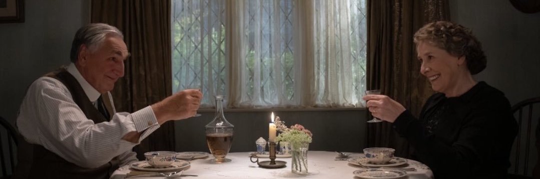 Flo || it’s my birthday!🍸🦩🐝🪞's banner