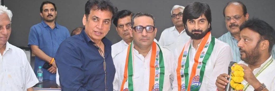 Haji Mehardeen Rangrez ( राहुल गांधी का परिवार )'s banner