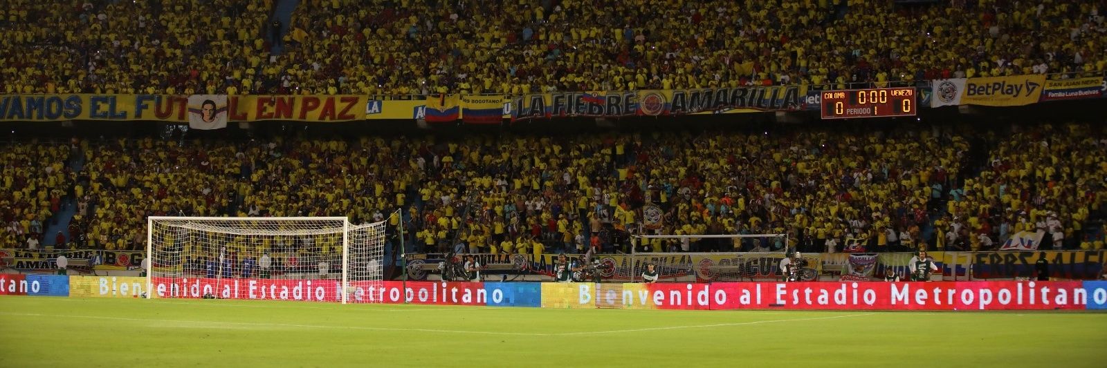 La Fiebre Amarilla's banner