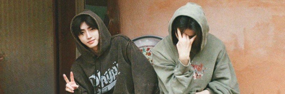 ʇʞ's banner
