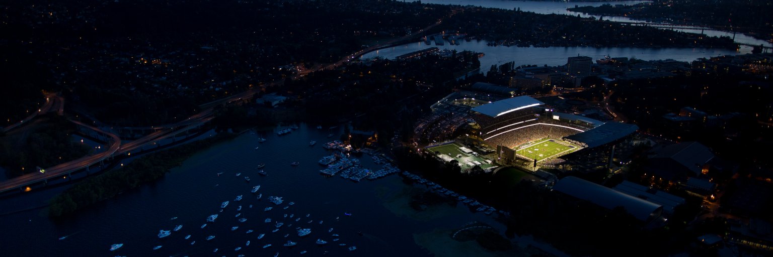 Husky Stadium's banner