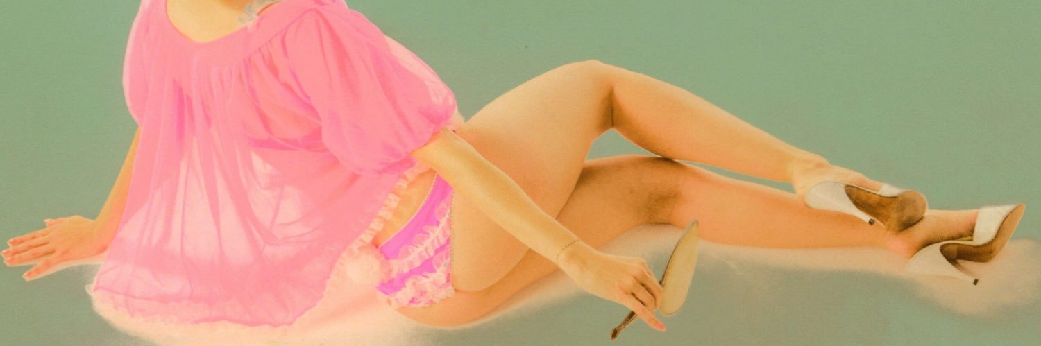 Lauren Summer's banner