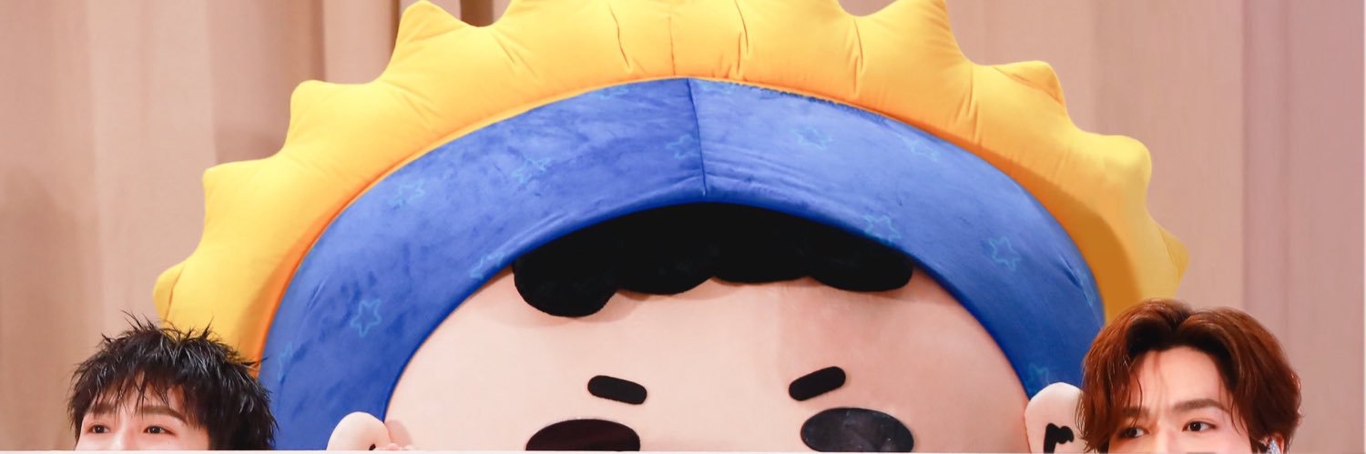 𝒩𝑜𝑜𝓃's banner