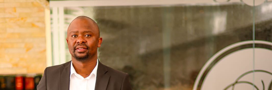 Sibs Gwiliza's banner
