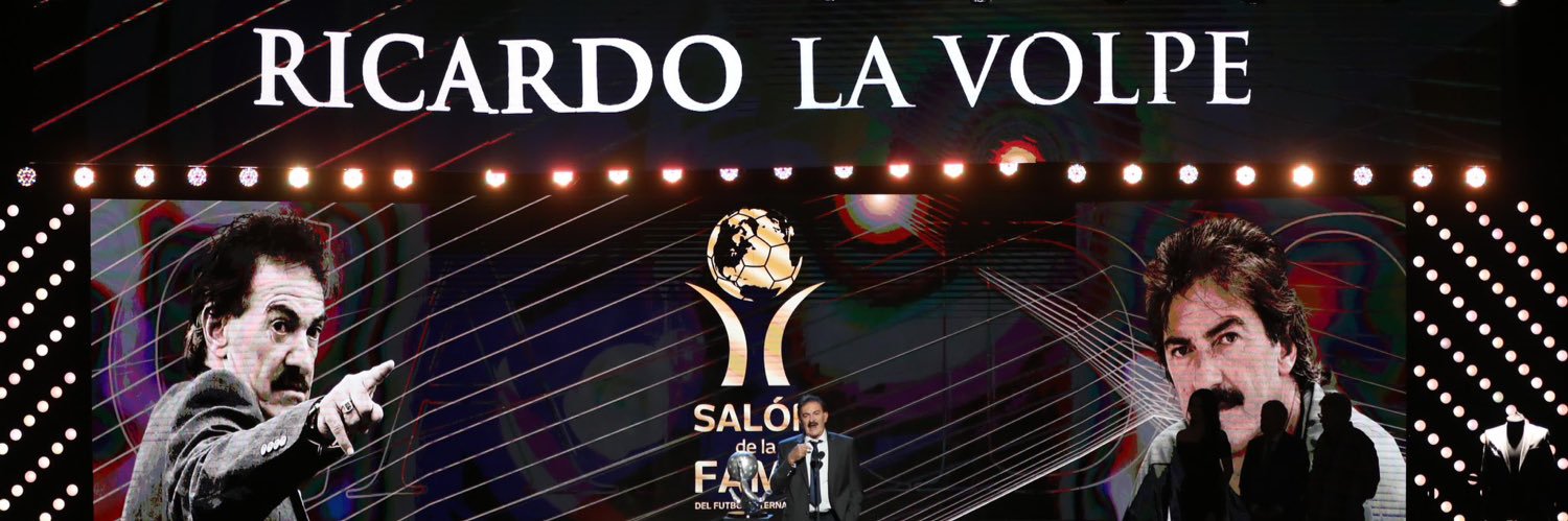 Ricardo La Volpe's banner