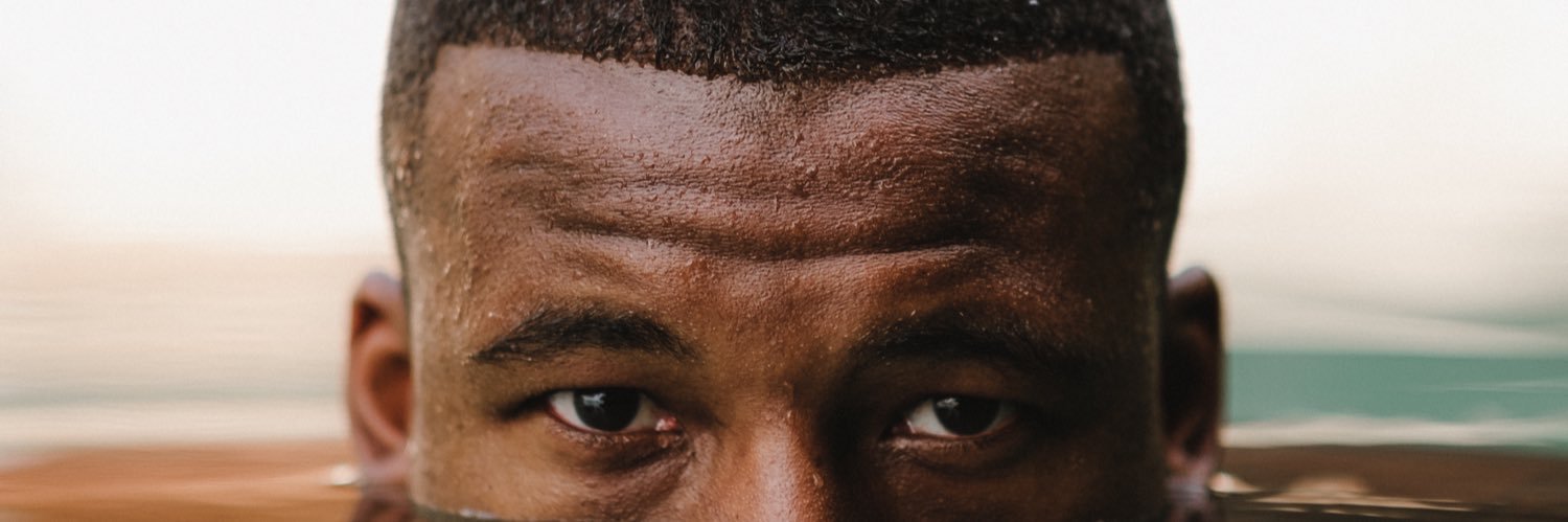 Gini Wijnaldum's banner
