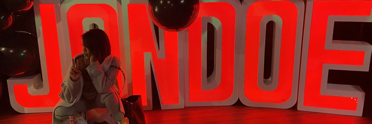 Yana🦋's banner