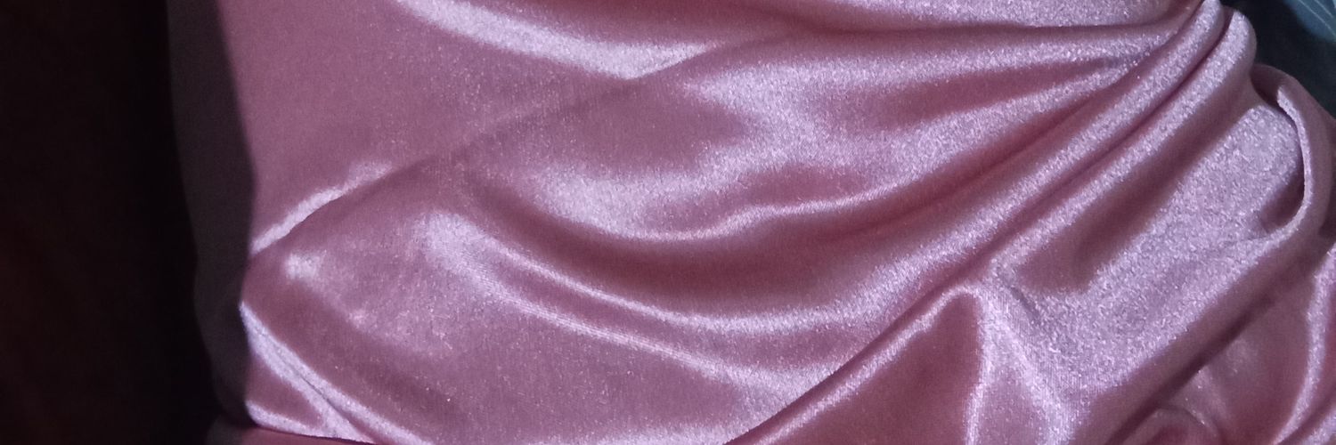 satin wanita's banner