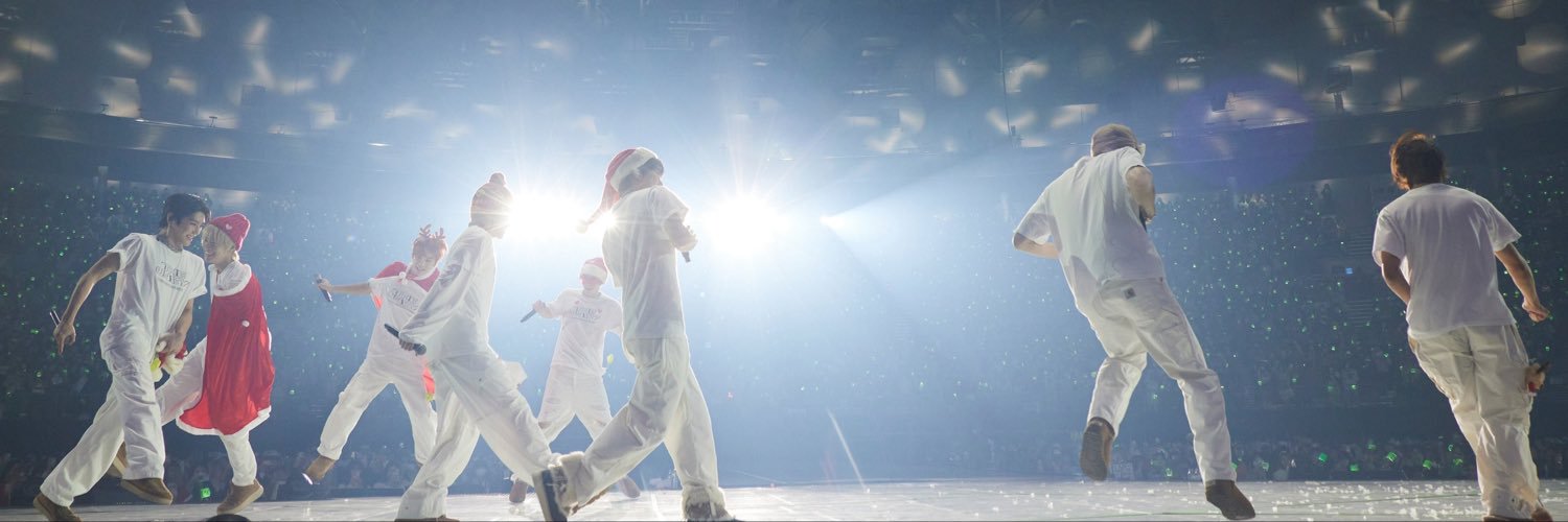 초록 🛼 . ˚ ʙʟɪɴɢʏ✨'s banner