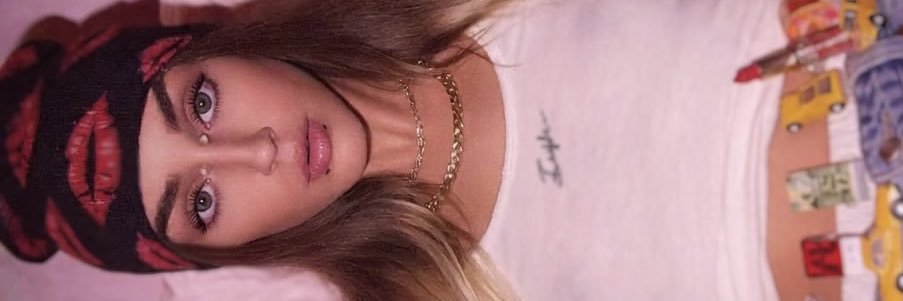 hannah 🪐🖤's banner
