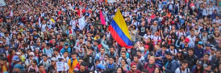 En Dignidad's banner
