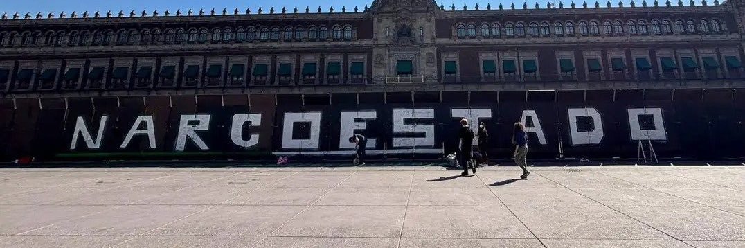 Amado Avendaño's banner