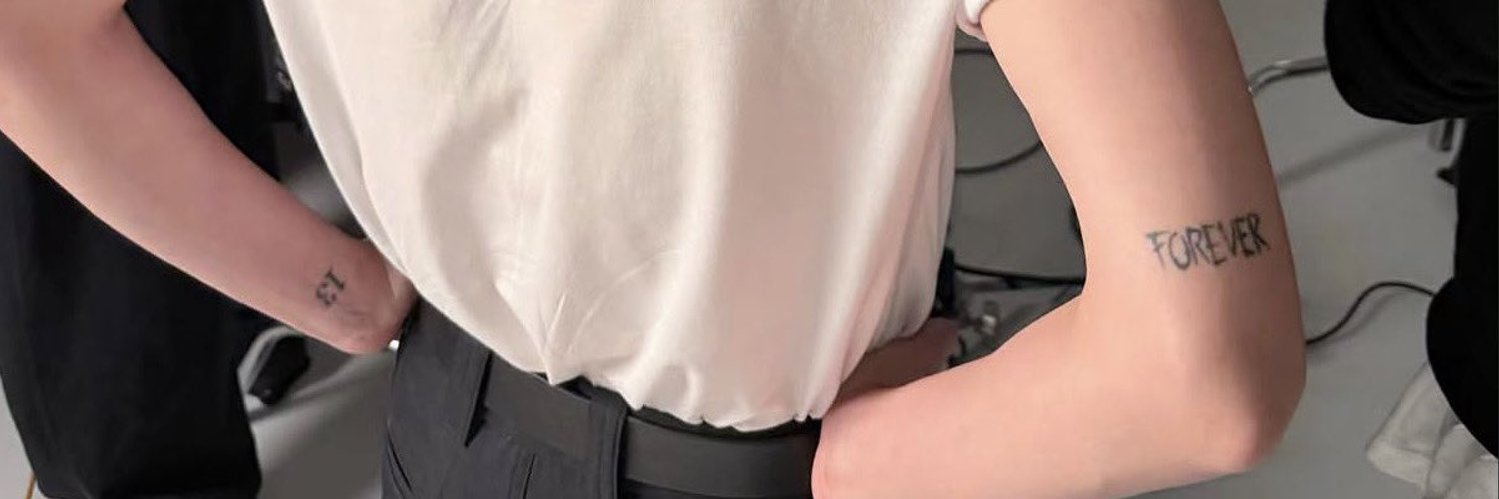 laura⁷'s banner