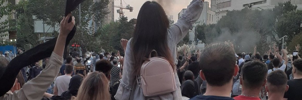 هوشنگ آزاد's banner