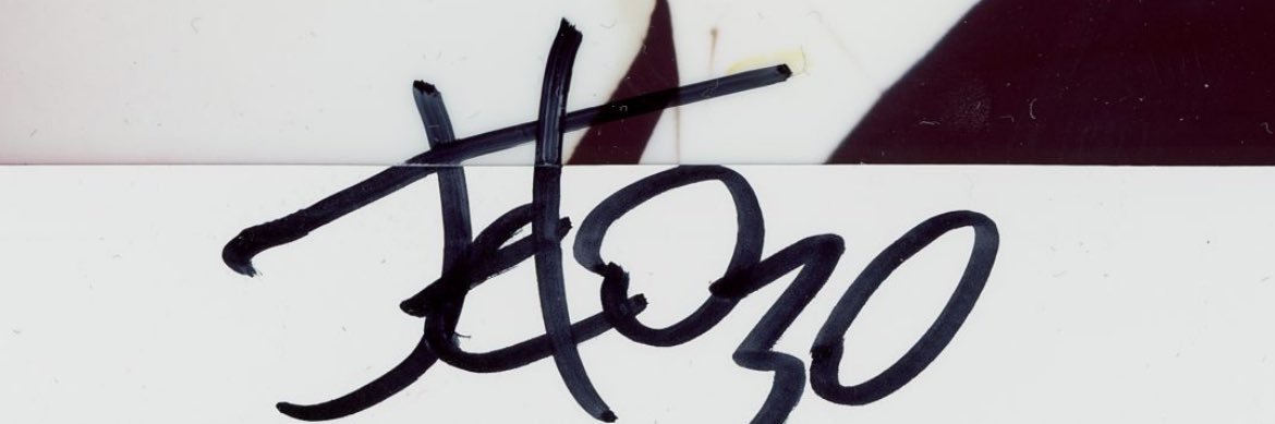 i's banner