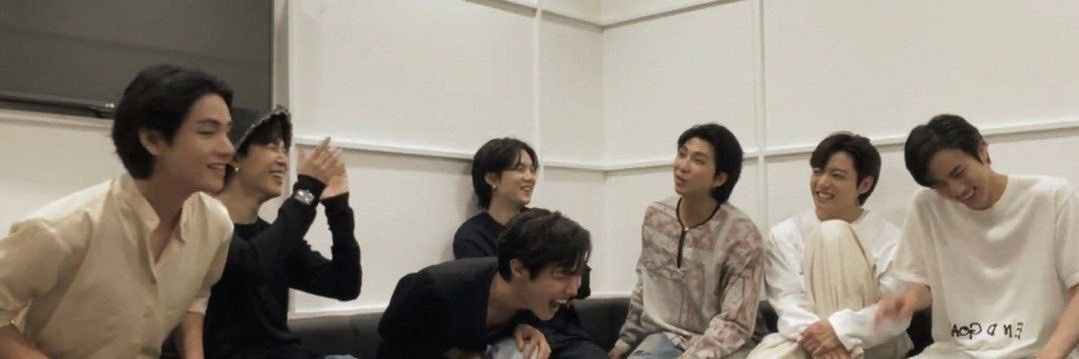 ·ᴗ·'s banner