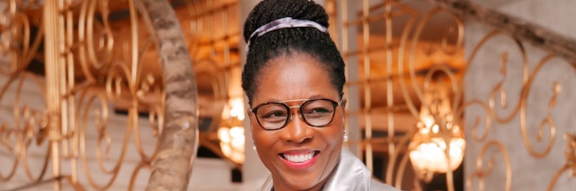 Ayanda Dlodlo's banner