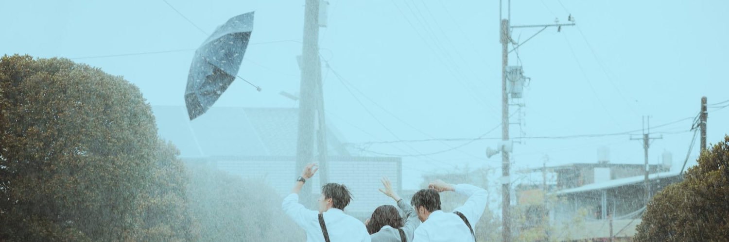 𝐔's banner