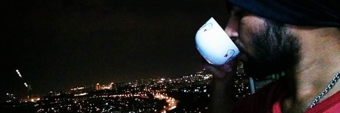 ᄃ ⁷'s banner