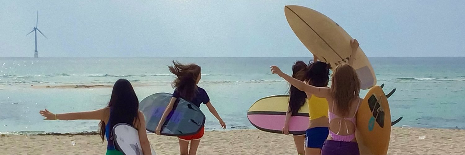 caprisun 🌊🏄‍♀️'s banner